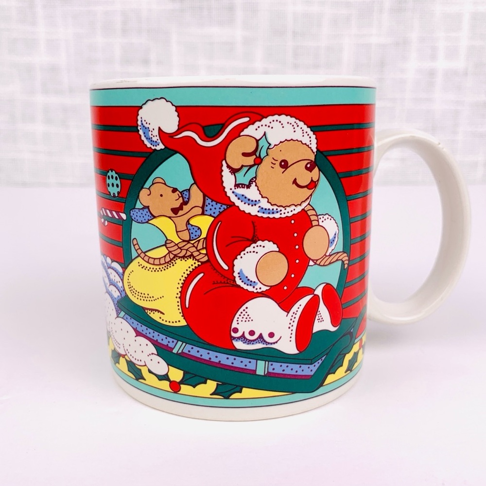 1988 Santa teddy bear vintage ceramic Christmas coffee mug w/ sleigh & gifts